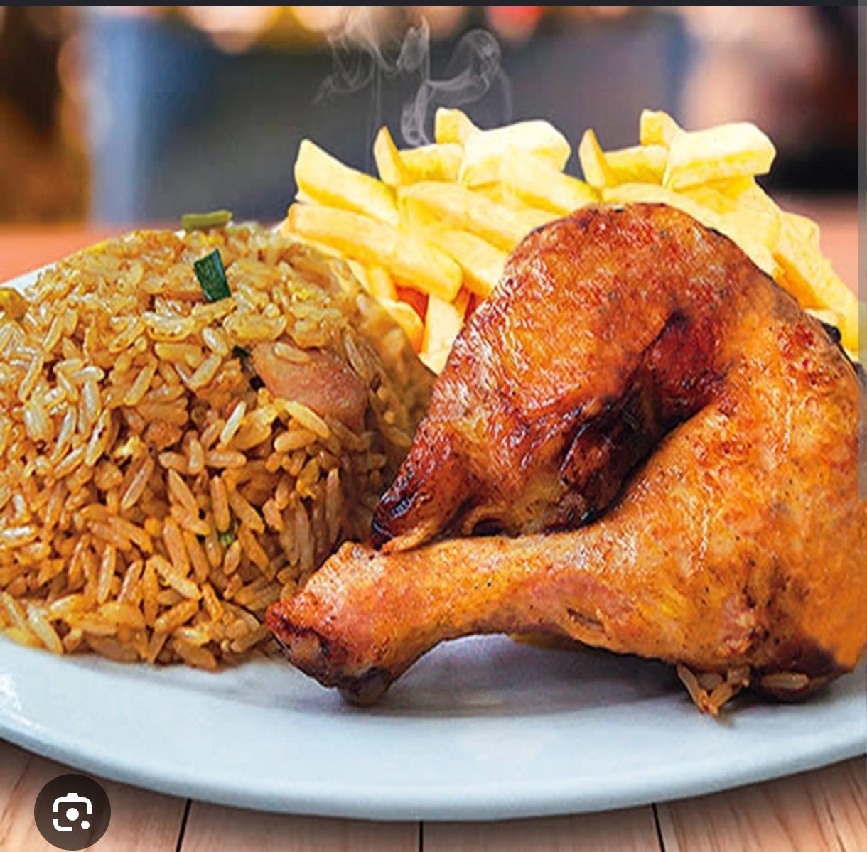 Mostrito (chaufa + pollo a la brasa)